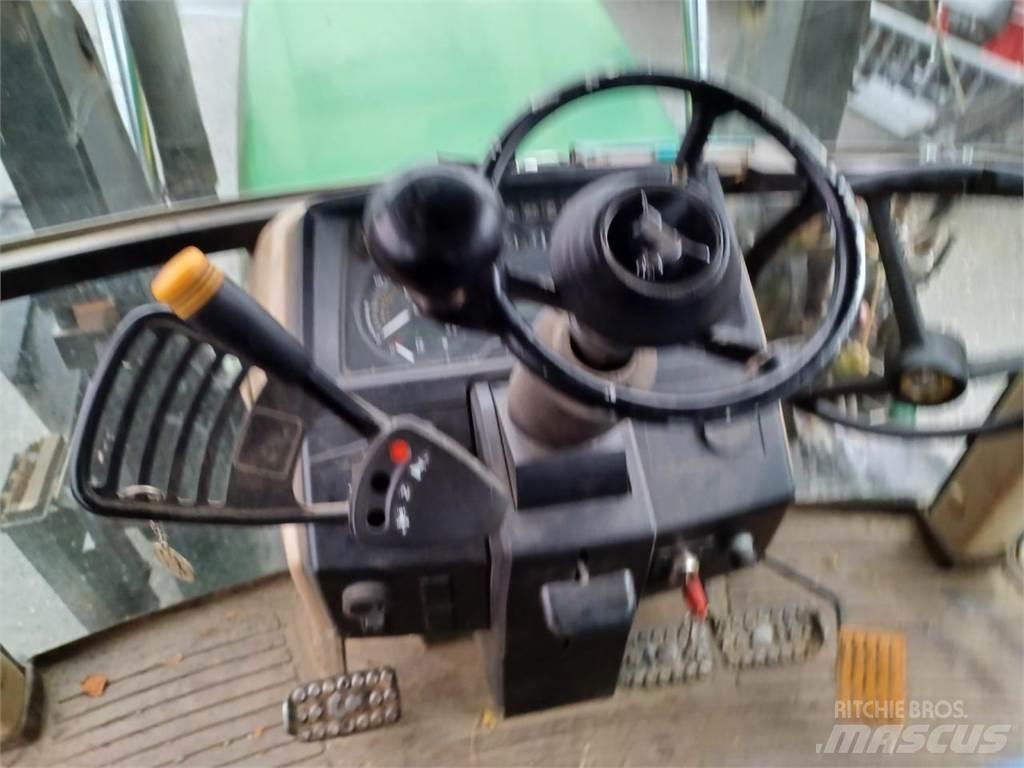 John Deere 6110SE Miško traktoriai