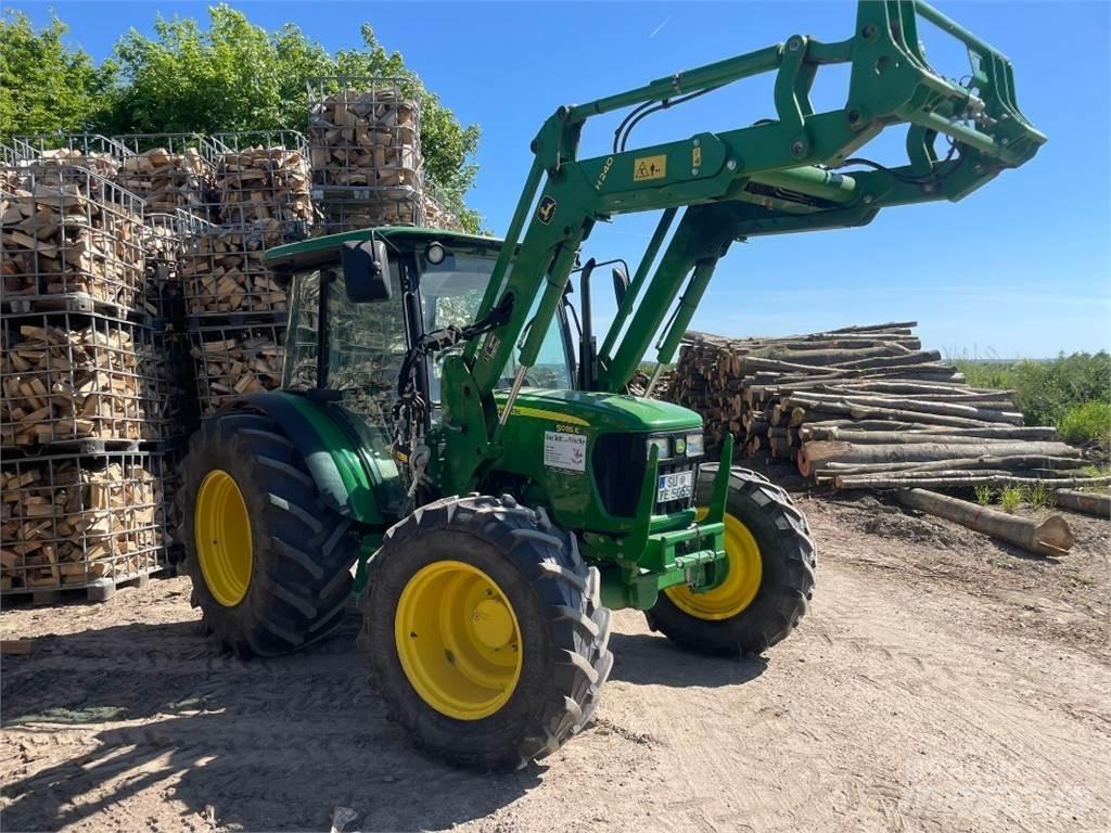 John Deere 5055E Traktoriai