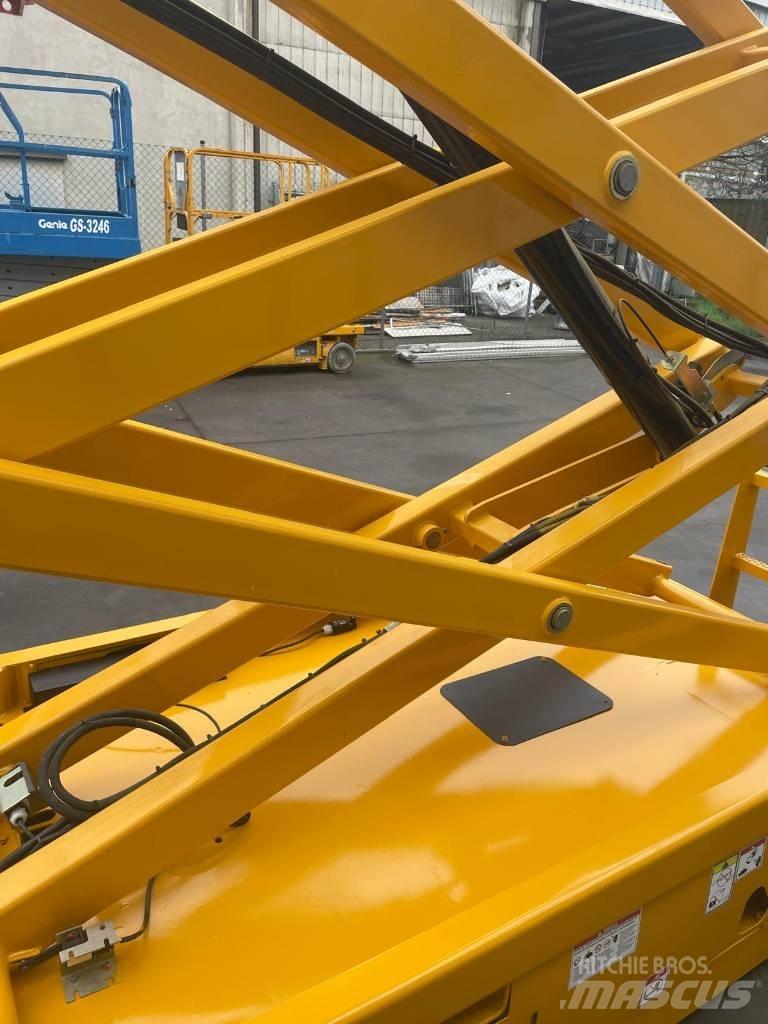 Haulotte Compact 12 Žirkliniai keltuvai