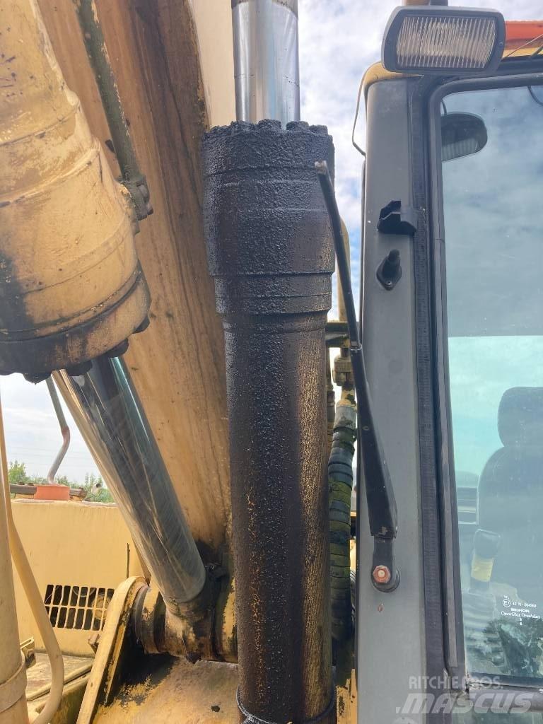 Komatsu PW 170 Ratiniai ekskavatoriai