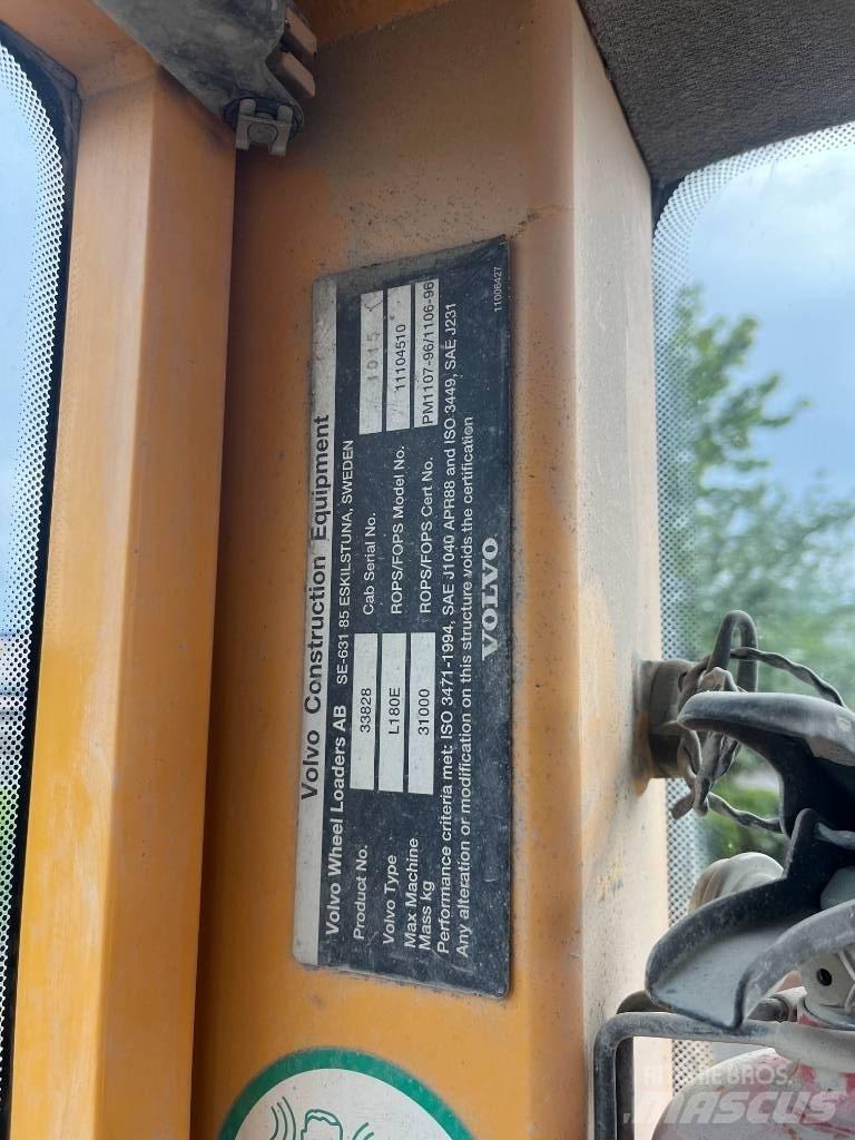 Volvo L 180 E Naudoti ratiniai krautuvai