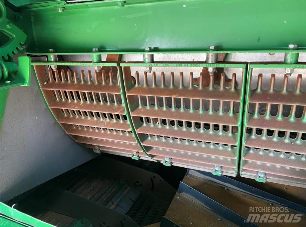 John Deere S 680 Derliaus nuėmimo kombainai