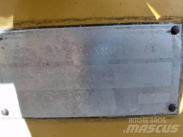 CAT 320 Vikšriniai ekskavatoriai