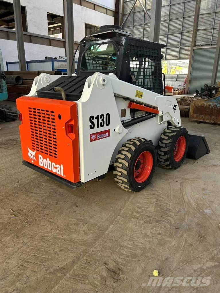 Bobcat S 130 Krautuvai su šoniniu pasukimu