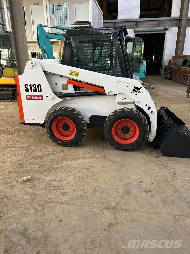 Bobcat S 130 Krautuvai su šoniniu pasukimu