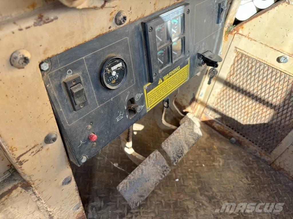 CAT D 5 C Vikšriniai buldozeriai