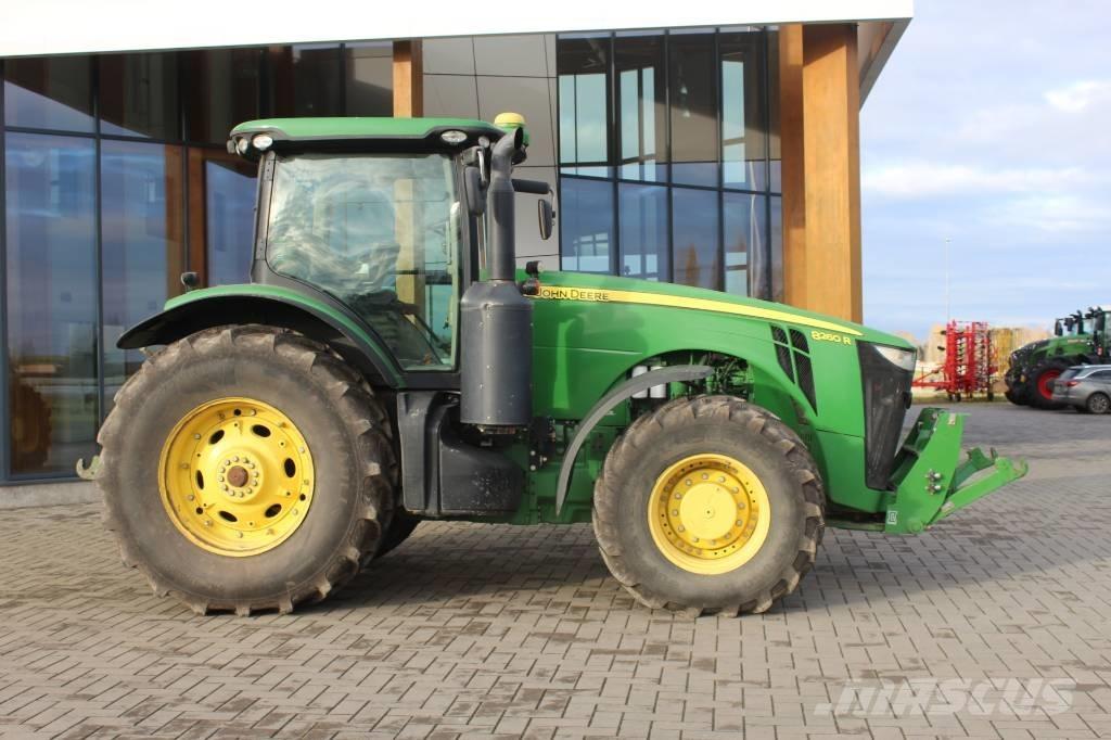 John Deere 8260 R Traktoriai