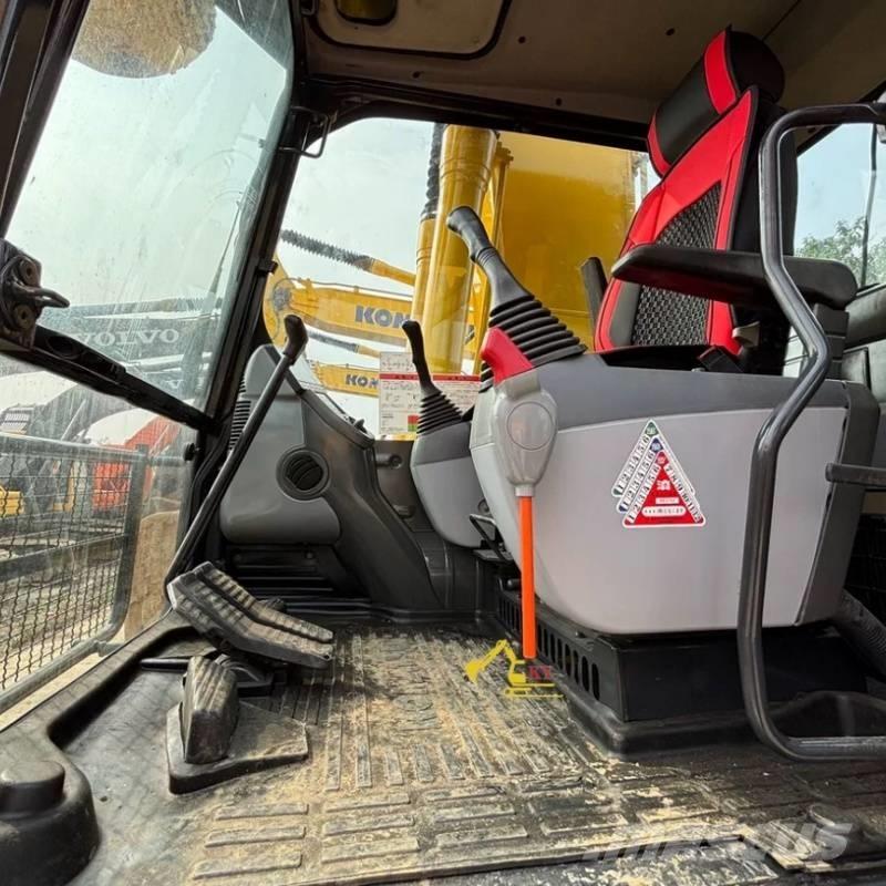 Komatsu PC 220-8 Vikšriniai ekskavatoriai