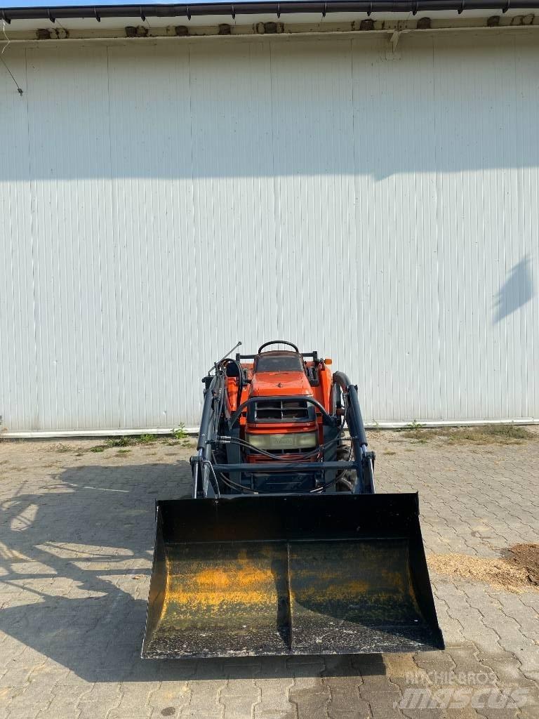 Kubota GT5+tur Naudoti kompaktiški traktoriai