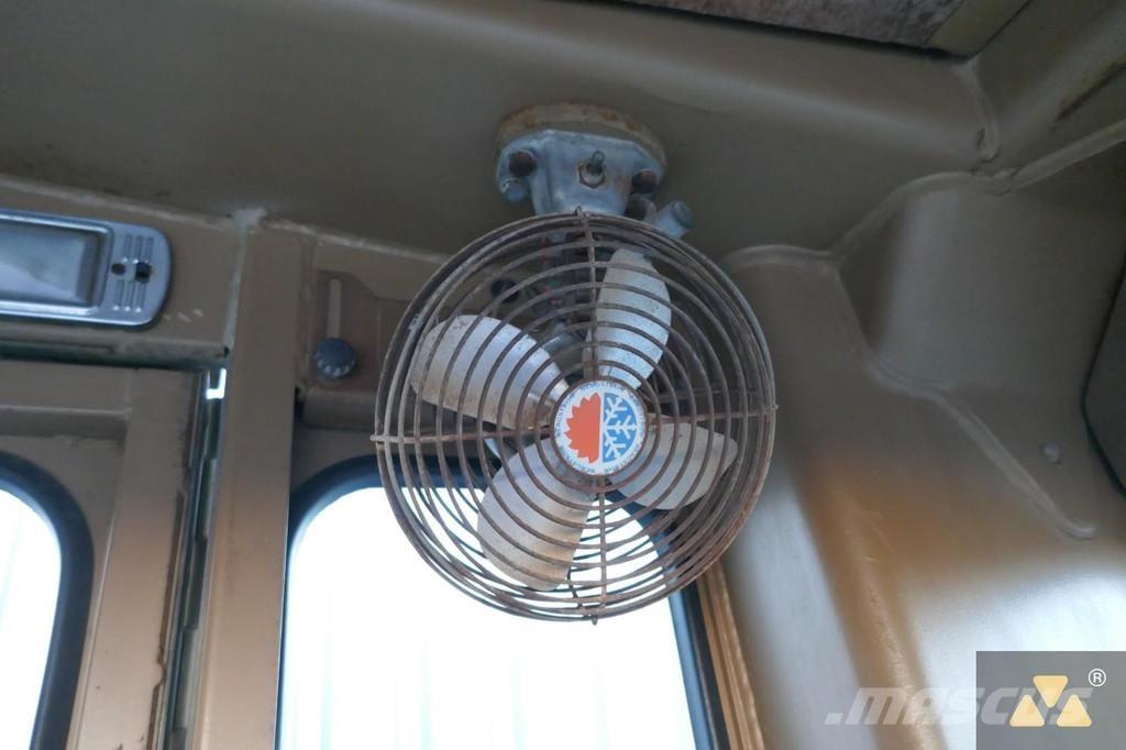 CAT 130G Ex-army Greideriai