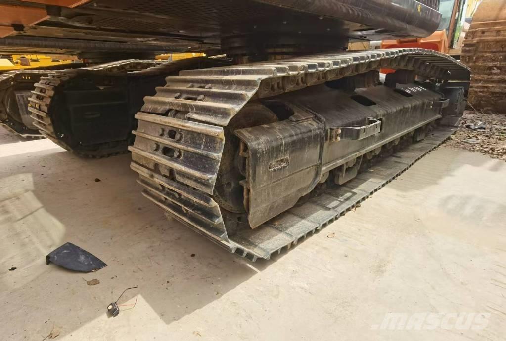 Hitachi ZX 210 Vikšriniai ekskavatoriai
