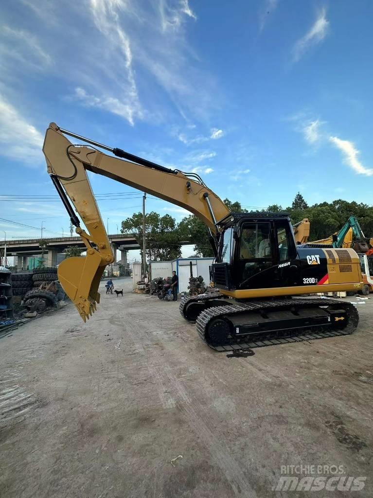 CAT 320D2 Vikšriniai ekskavatoriai