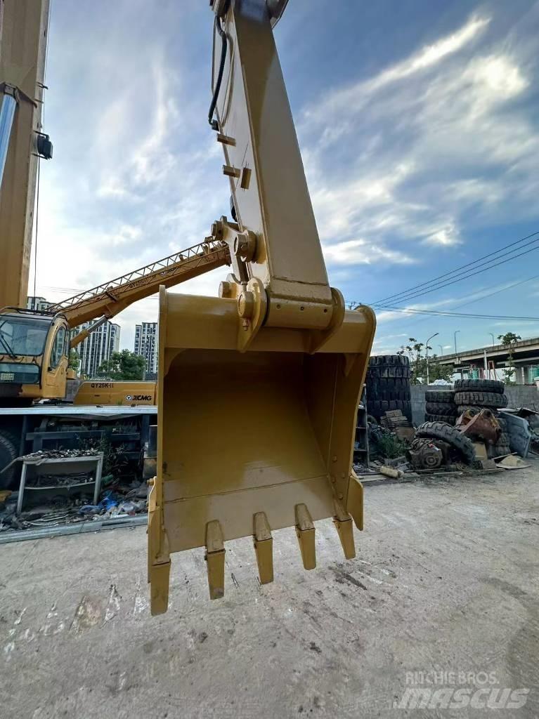 CAT 320D2 Vikšriniai ekskavatoriai