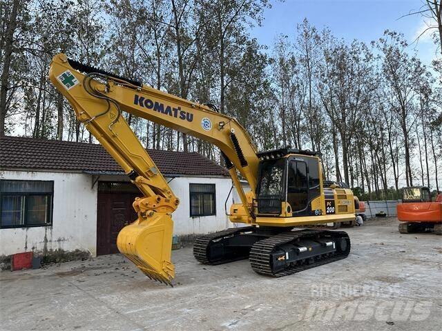 Komatsu PC200-8 Vikšriniai ekskavatoriai