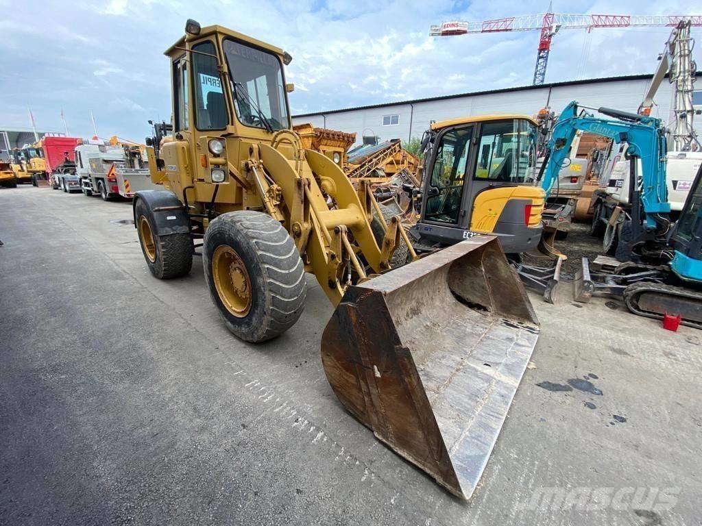 CAT 920 Naudoti ratiniai krautuvai