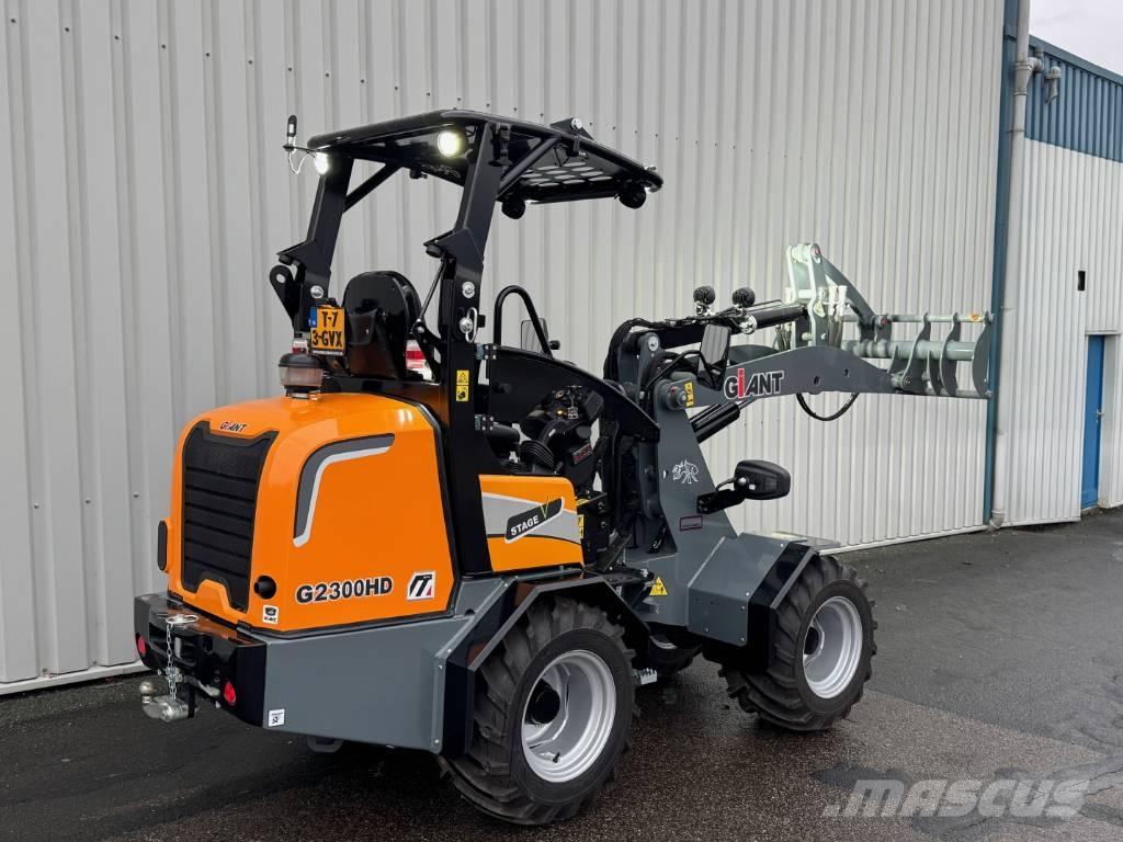 GiANT G 2300 HD Naudoti ratiniai krautuvai