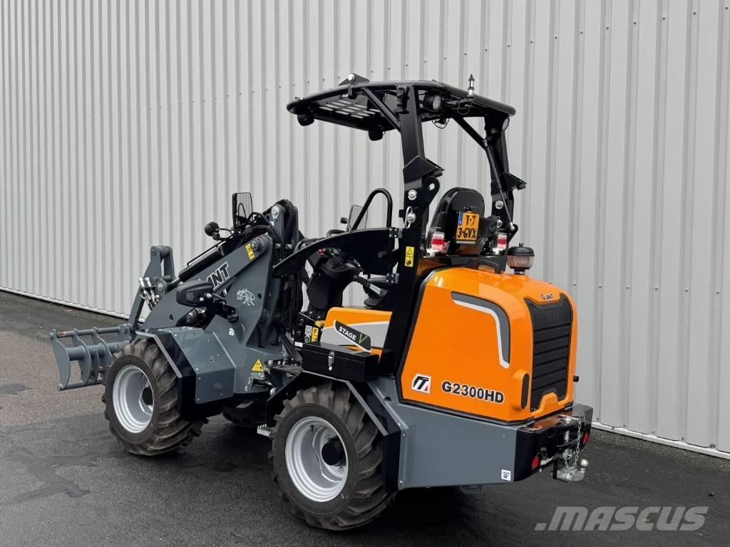 GiANT G 2300 HD Naudoti ratiniai krautuvai