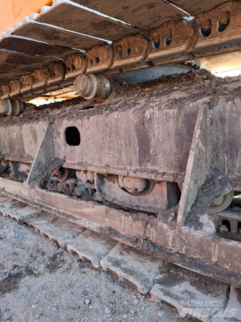 Hitachi EX 165 LC Vikšriniai ekskavatoriai