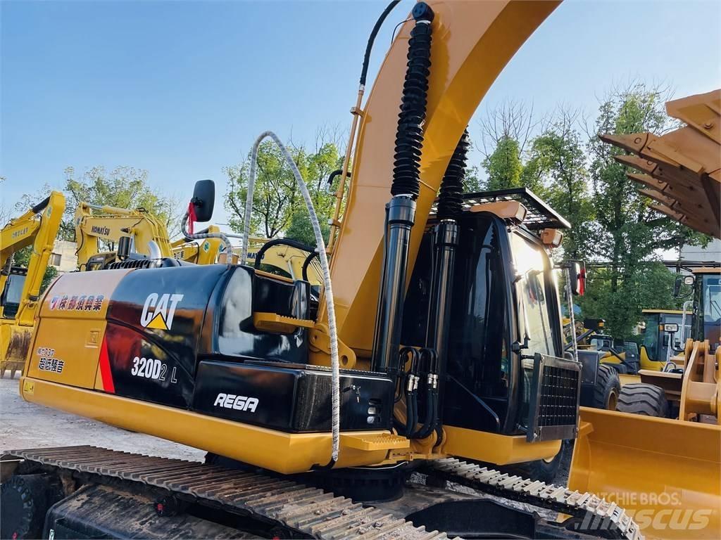 CAT 320d2l Vikšriniai ekskavatoriai
