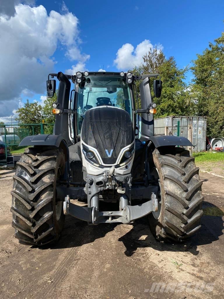 Valtra T 235 Traktoriai