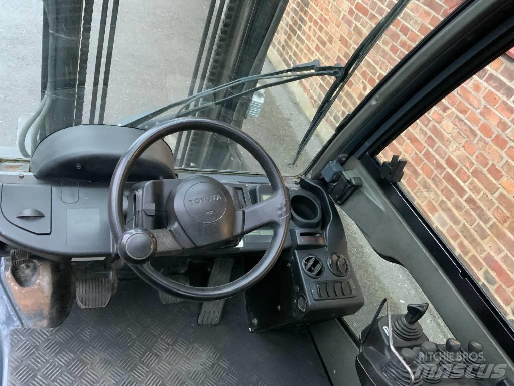 Toyota 02-8 FD F 30 Dyzeliniai krautuvai