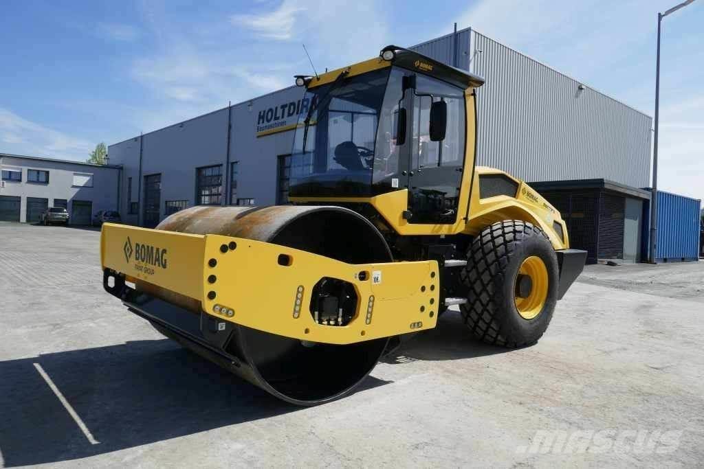 Bomag BW 213 D-5 Gruntiniai volai