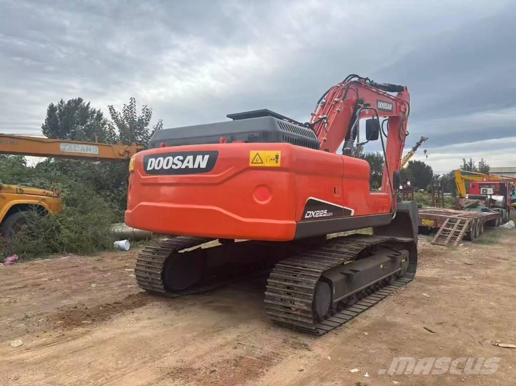 Doosan DX 225 Vikšriniai ekskavatoriai