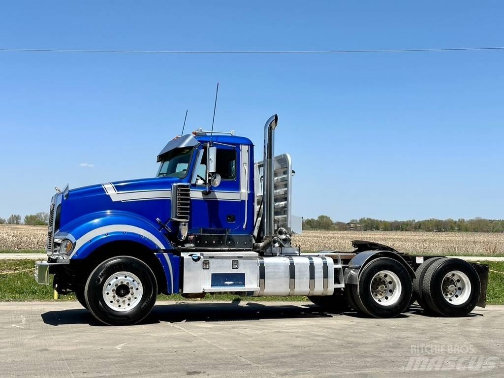 Mack Titan TD 713 Kita