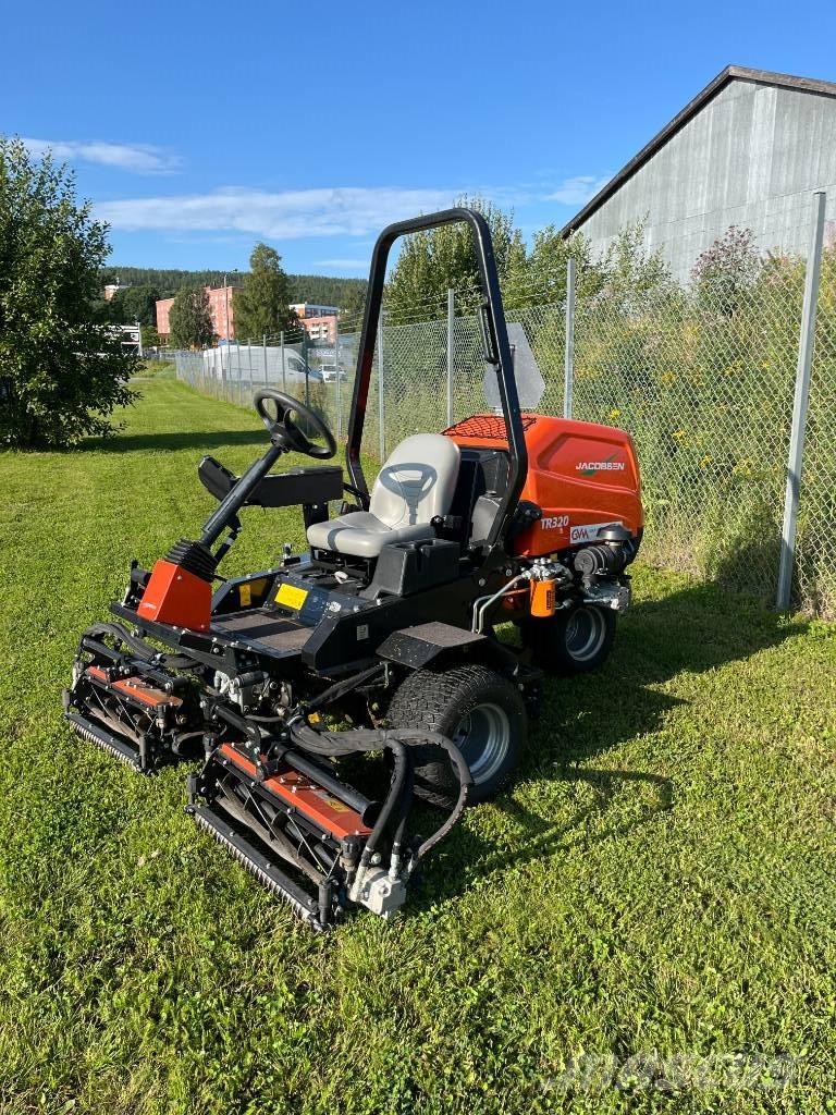 Jacobsen TR320 Golfo laukų šienapjovės