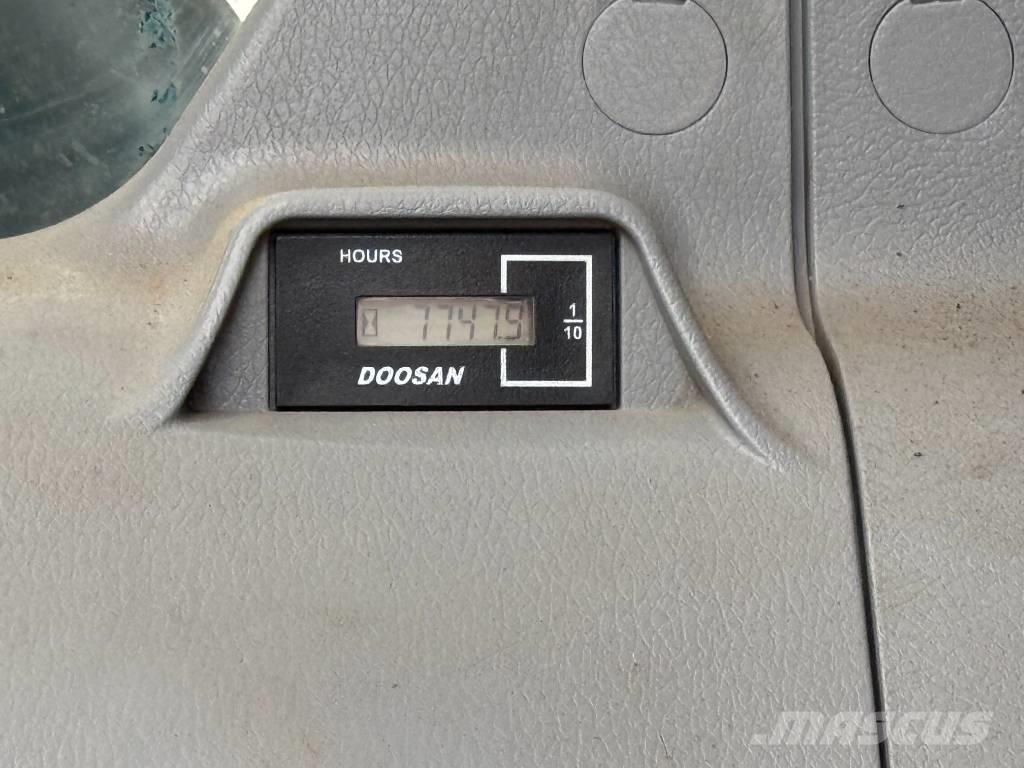 Doosan DX 225 LC-5 Vikšriniai ekskavatoriai