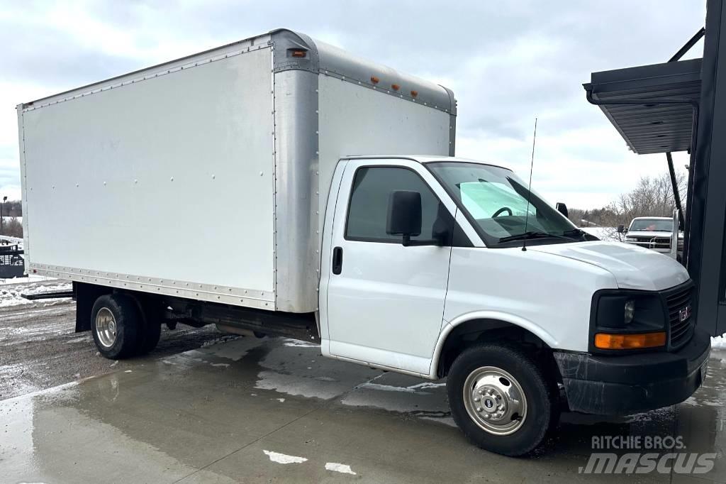 GMC Savana G3500 Sunkvežimiai su dengtu kėbulu