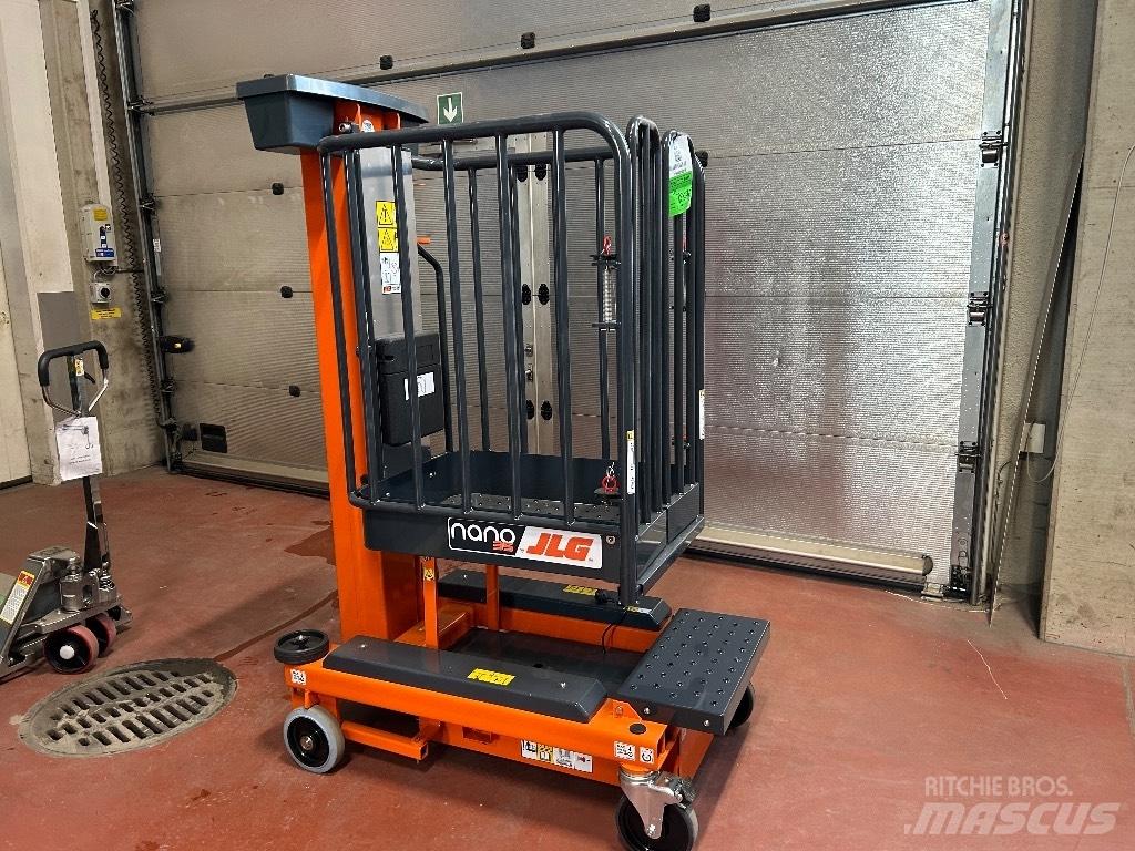 JLG Nano 35 Vertikalūs stiebiniai keltuvai