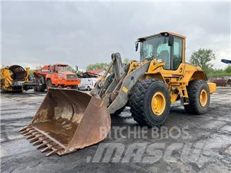 Volvo L 120 F Naudoti ratiniai krautuvai