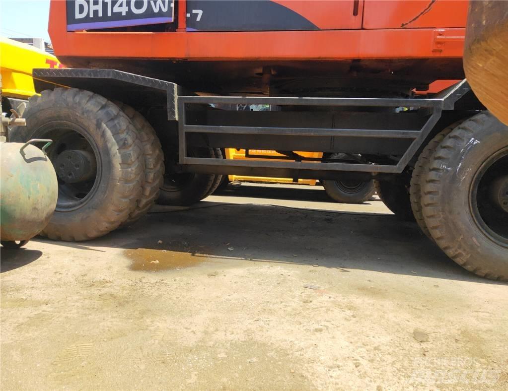 Doosan 140 W Ratiniai ekskavatoriai
