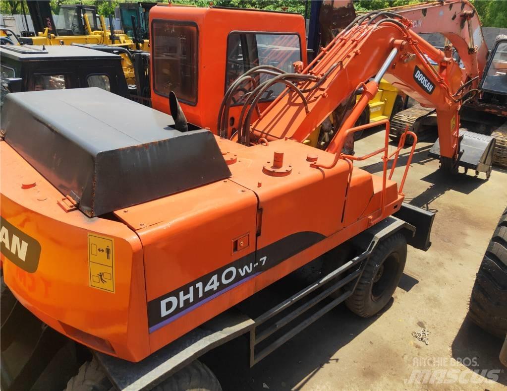 Doosan 140 W Ratiniai ekskavatoriai