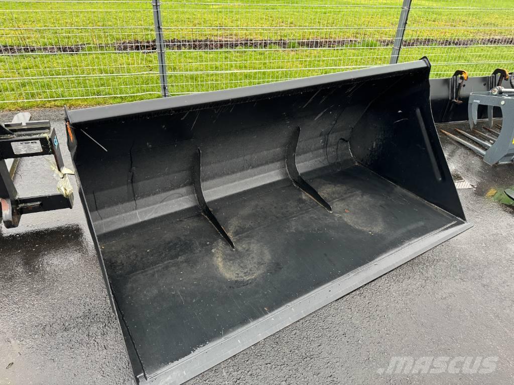 Quicke Skopa VS 200 Kiti naudoti traktorių priedai