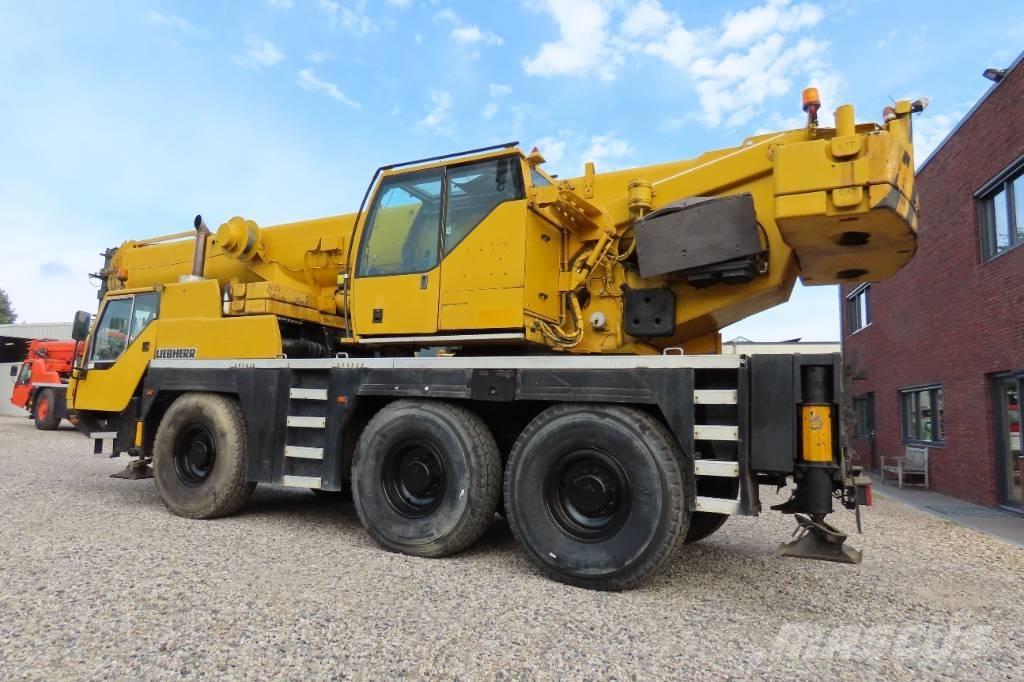 Liebherr LTM 1055-1 Visureigiai kranai