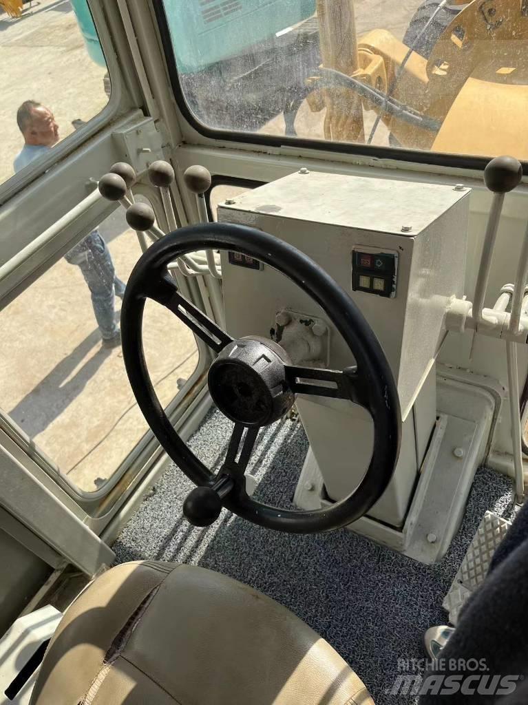 CAT 140 K Greideriai