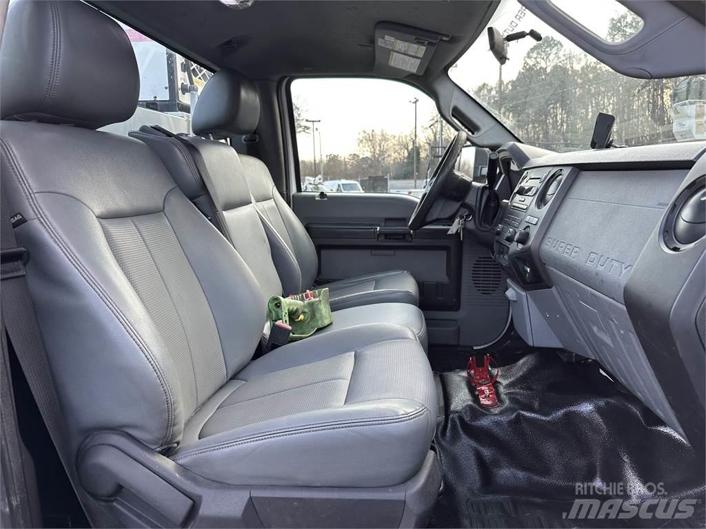 Ford F550 Visuotinės / bendrosios paskirties automobiliai