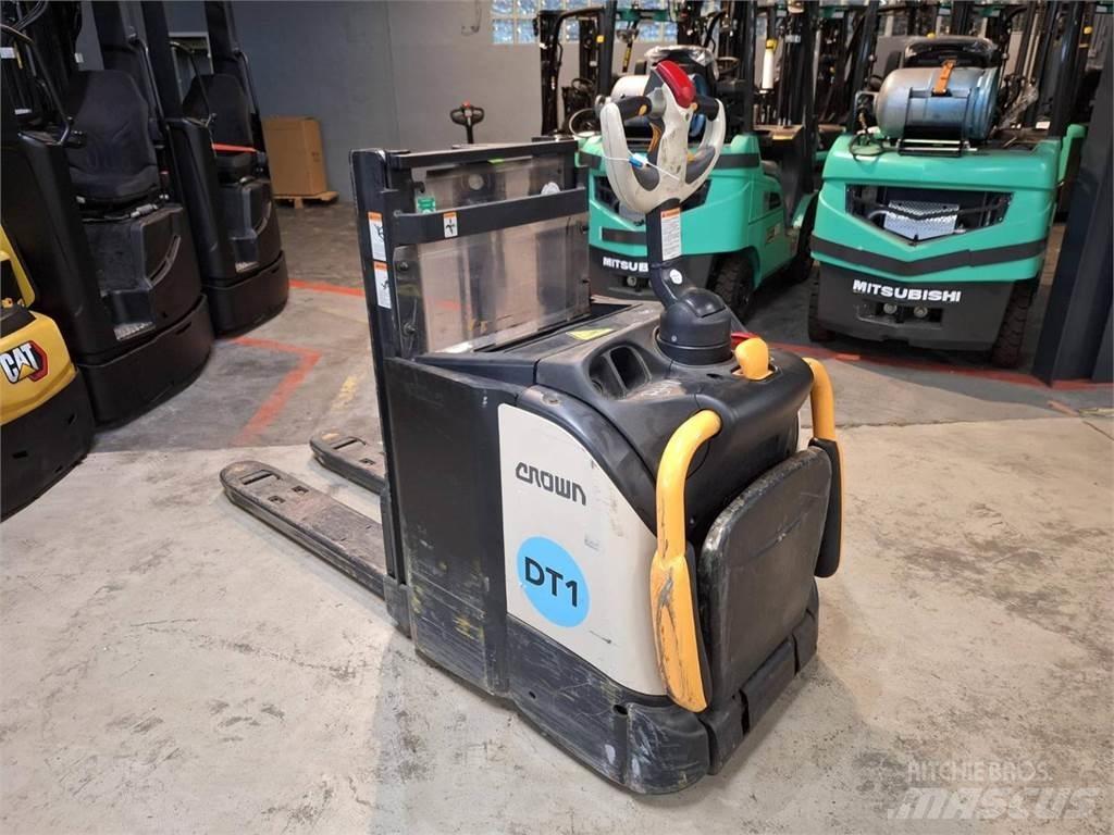 Crown DT3040 Savaeigiai rietuvai