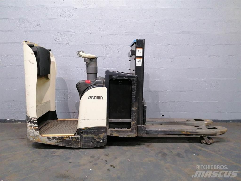 Crown DT3040 Savaeigiai rietuvai
