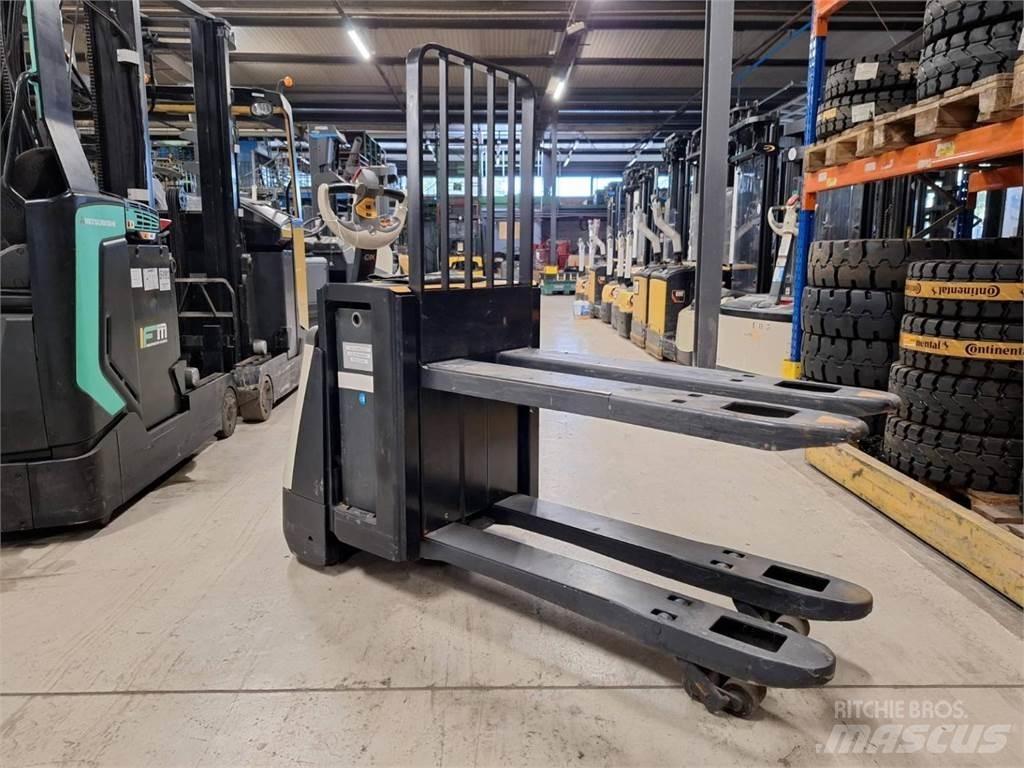 Crown WP3080 Rankiniai vėžimėliai