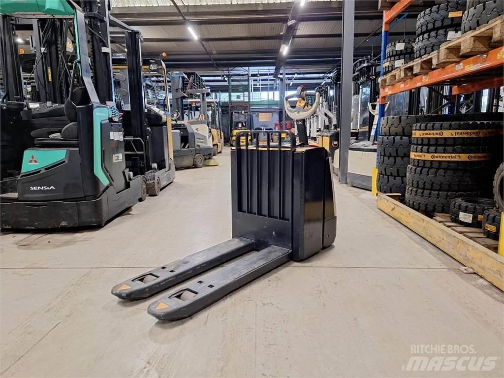 Crown WP3080 Rankiniai vėžimėliai