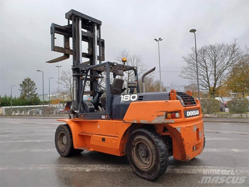 Doosan D1808-S Šakiniai krautuvai - Kita