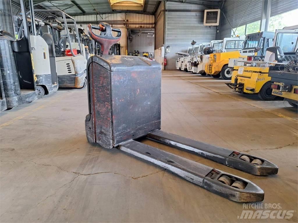 Fenwick T18 Rankiniai vėžimėliai