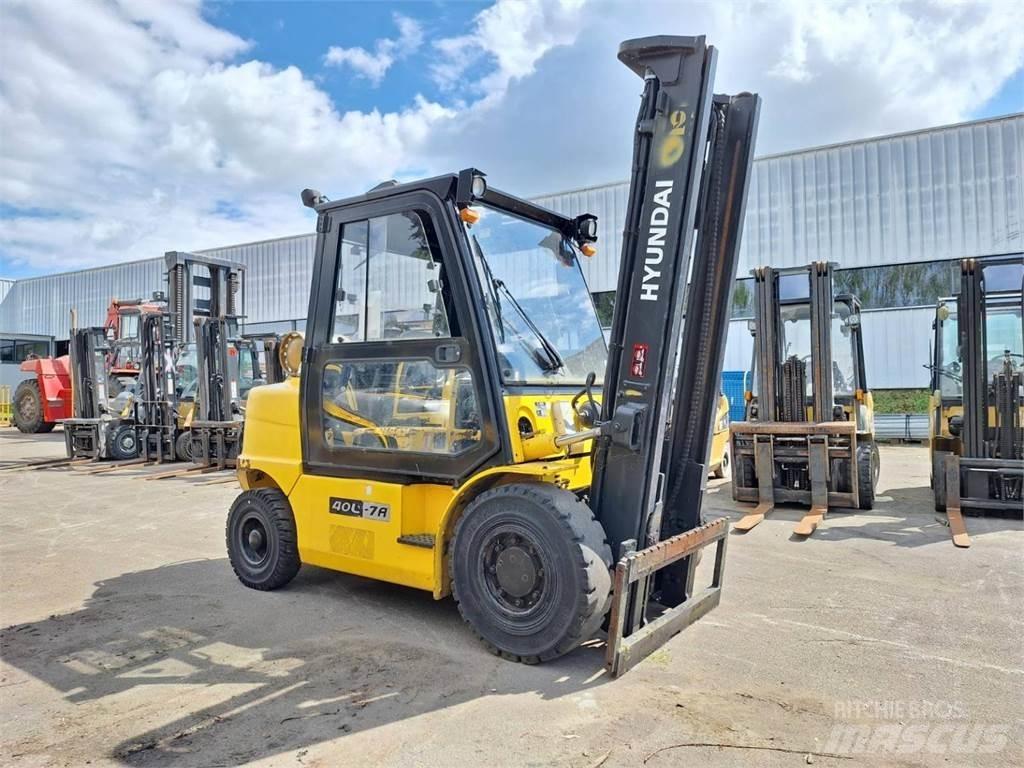 Hyundai 40L-7A Šakiniai krautuvai - Kita