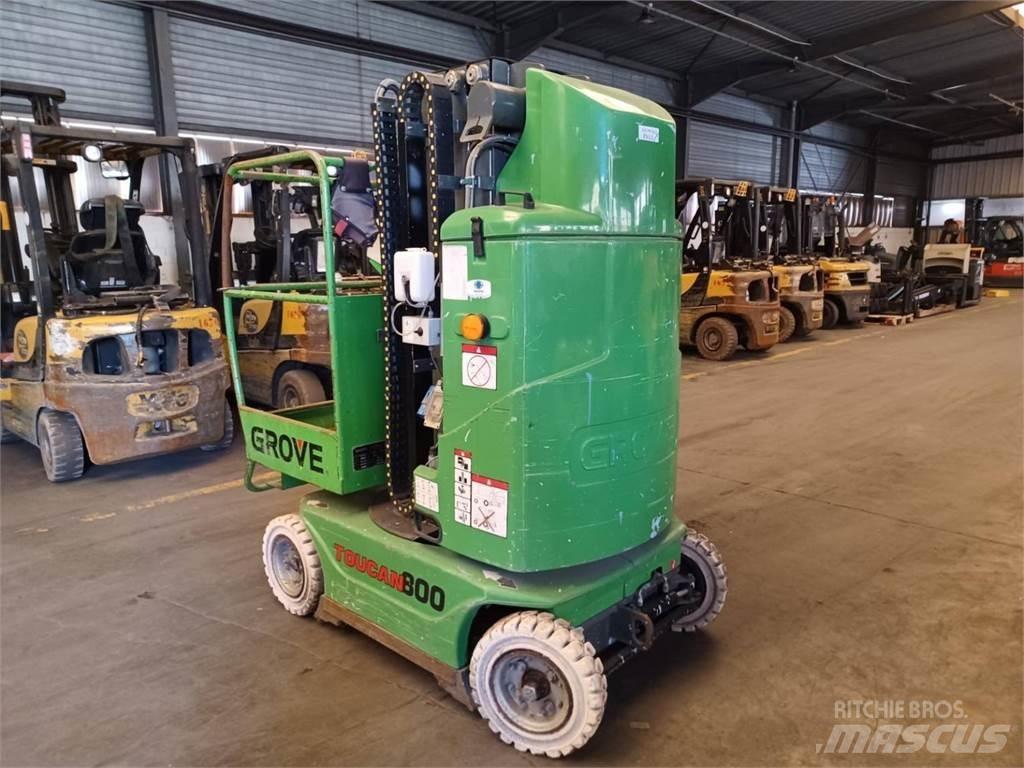 JLG TOUCAN 800 Kiti keltuvai ir platformos