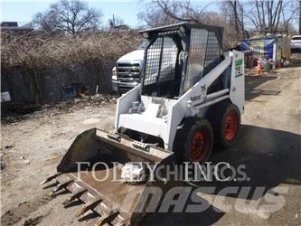 Bobcat 743B Krautuvai su šoniniu pasukimu