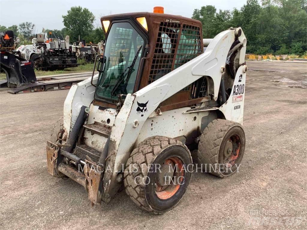 Bobcat A300 Krautuvai su šoniniu pasukimu