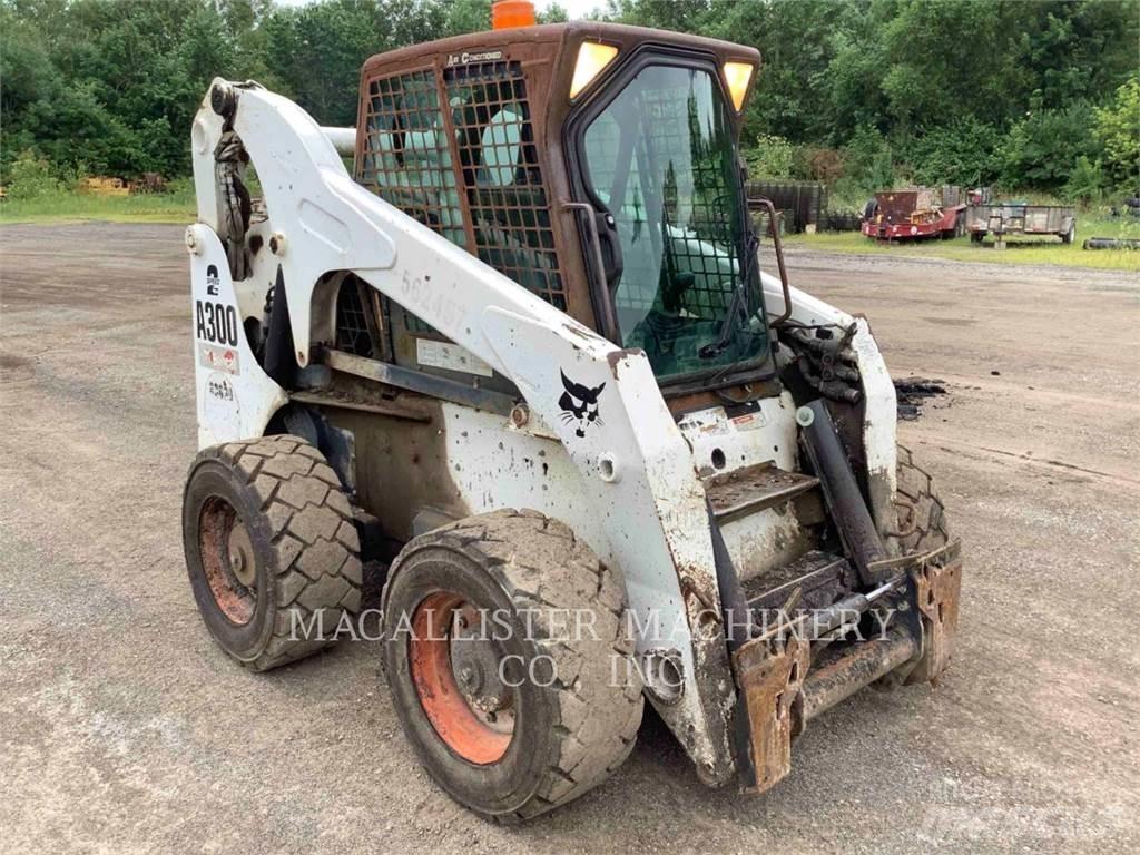 Bobcat A300 Krautuvai su šoniniu pasukimu